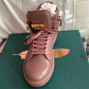 Women’s Buscemi sneakers size 39 which is a Women’s US 9.